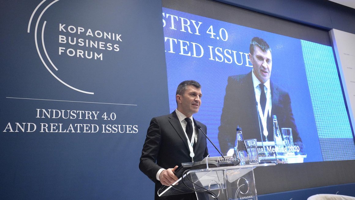 Ђорђевић на Копаоник бизнис форуму: До 2025. главни задатак је да плата буде 900 евра, а пензије 440 евра