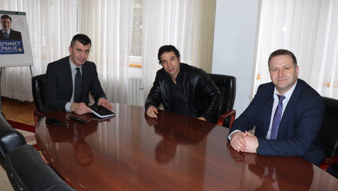 Нова кућа породици са десеторо деце из Медвеђе