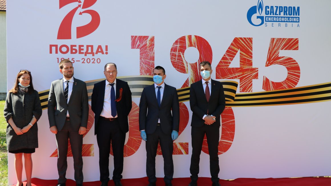 Реконструисан споменик палим руским борцима Црвене армије у Старчеву