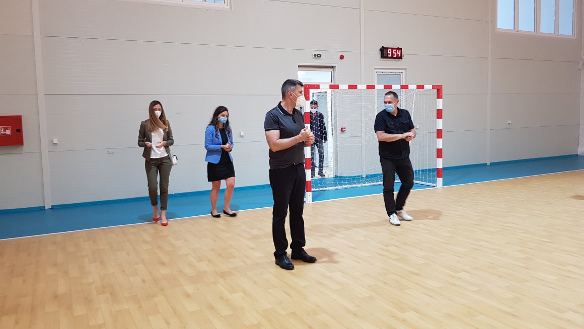 Отворен најмодернији спортски балон за децу без родитељског старања