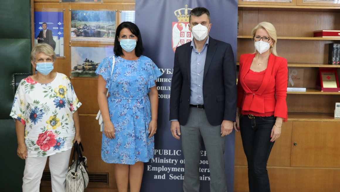 Министарство за рад, запошљавање, борачка и социјална питања донирало путничко возило Центру за социјални рад Ковин