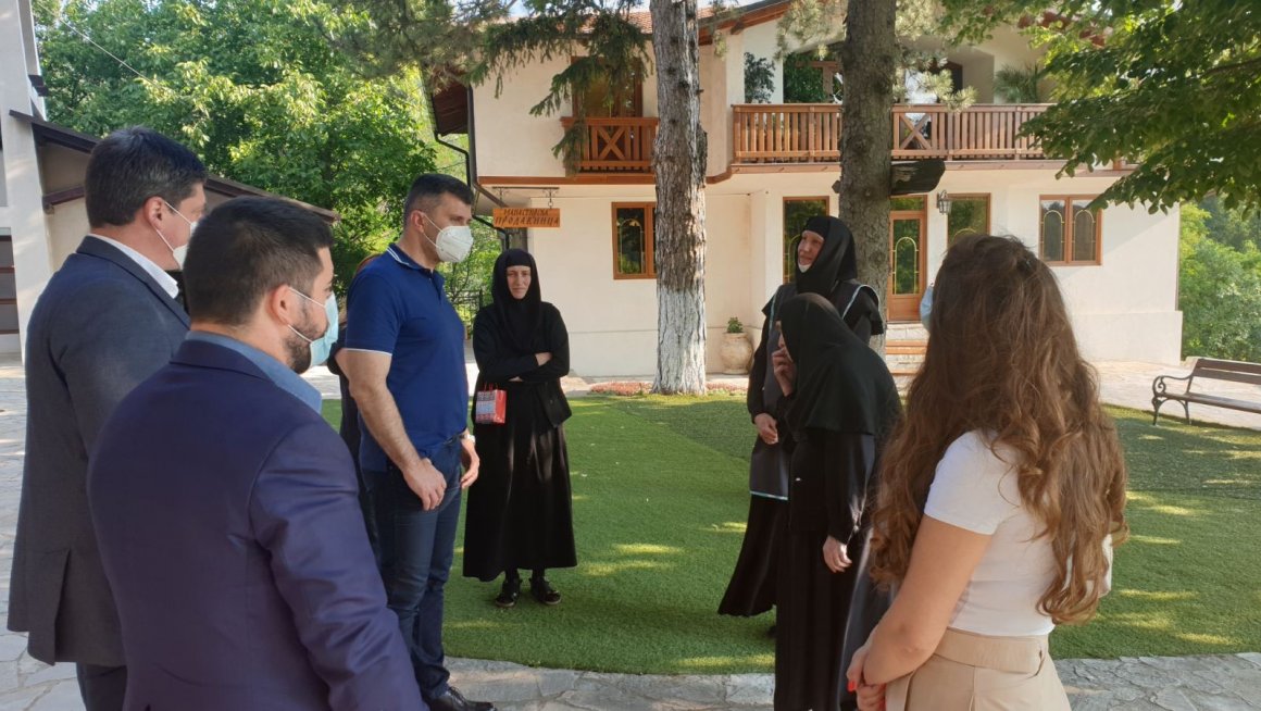 Ђорђевић разговарао са монахињама и запосленима у Дому при манастиру Света Петка