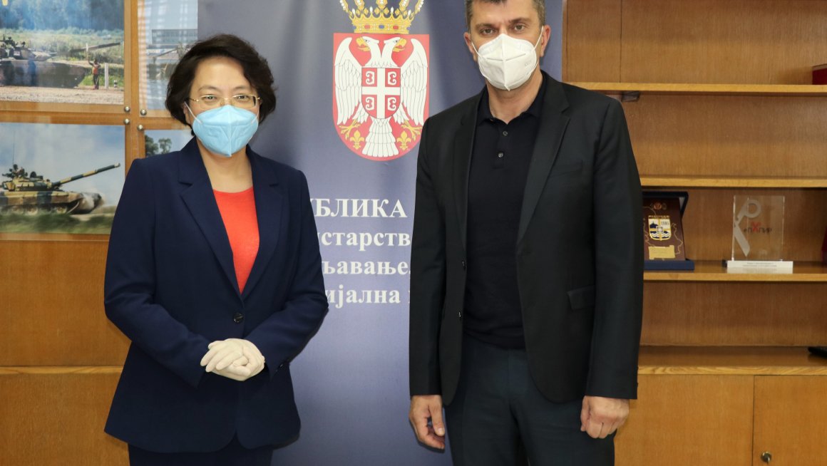 Министар Ђорђевић се састао са амбасадорком Кине Чен Бо: Подршка Србији у борби против вируса COVID-19 је од великог значаја 