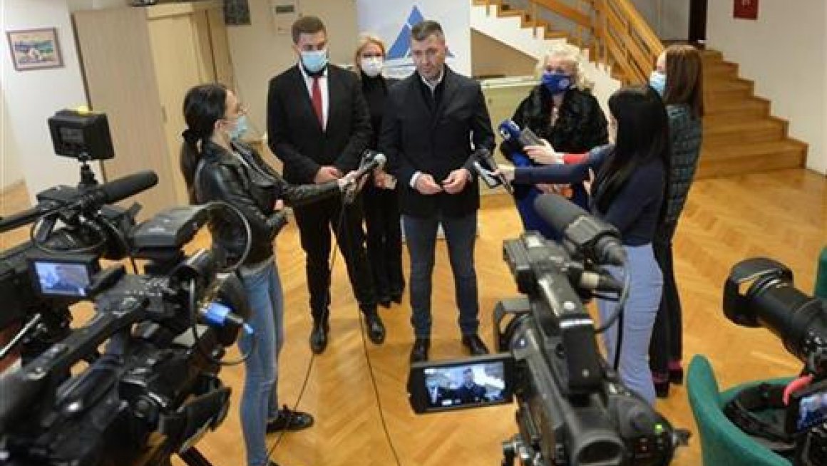 Општини Чока уручено путничко моторно возило