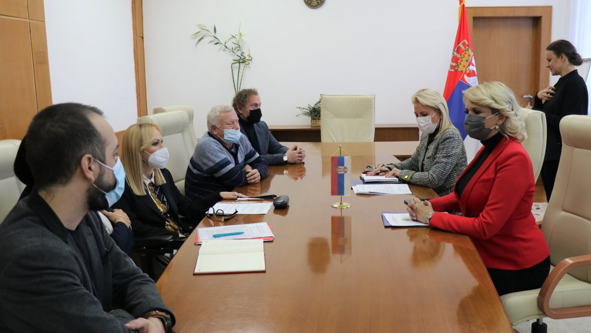 Министарка Кисић Тепавчевић са представницима  Националне организације особа са инвалидитетом Србије