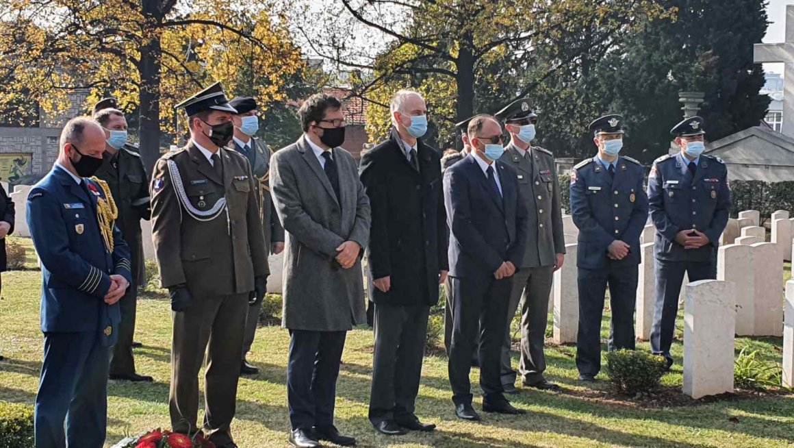 Одата почаст пољским официрима и подофицирима страдалим у време Другог светског рата