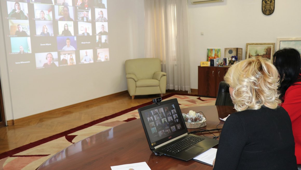 Техничка опрема за лакшу комуникацију корисника са својим породицама