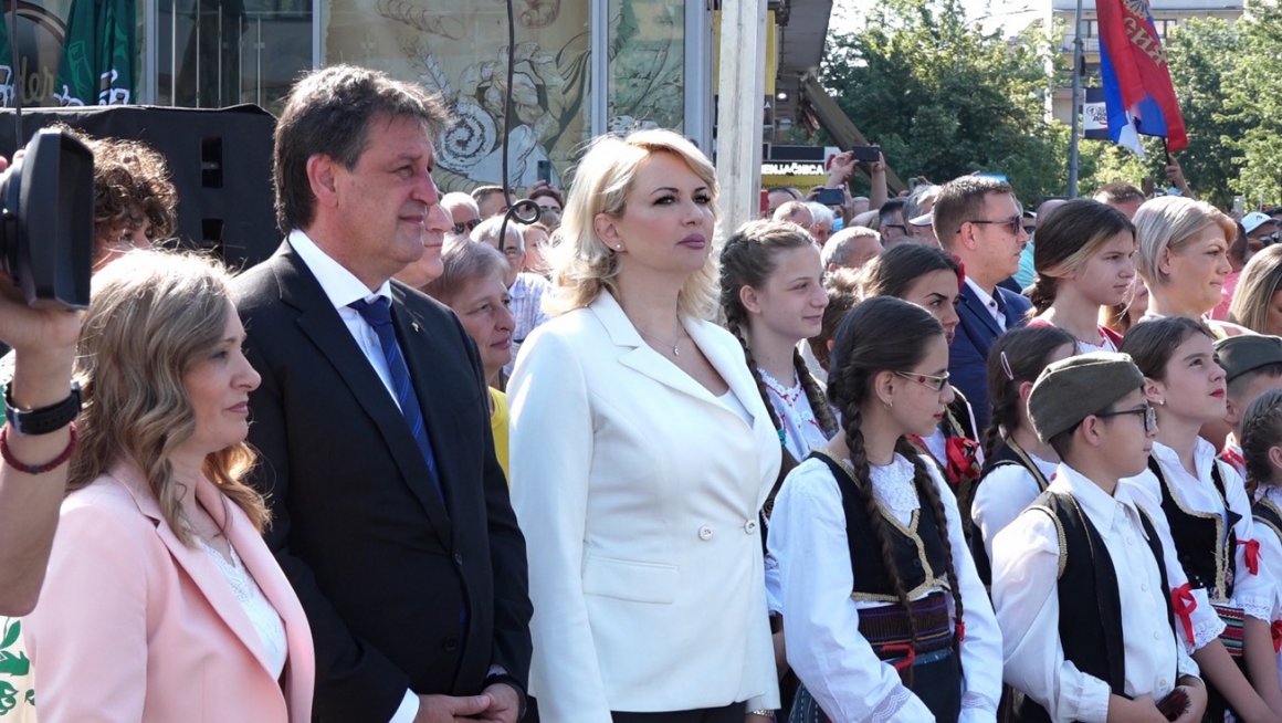 Положен венац на Споменик косовским јунацима у Крушевцу