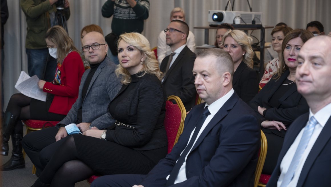 Кисић Тепавчевић уручила помагала за особе са инвалидитетом