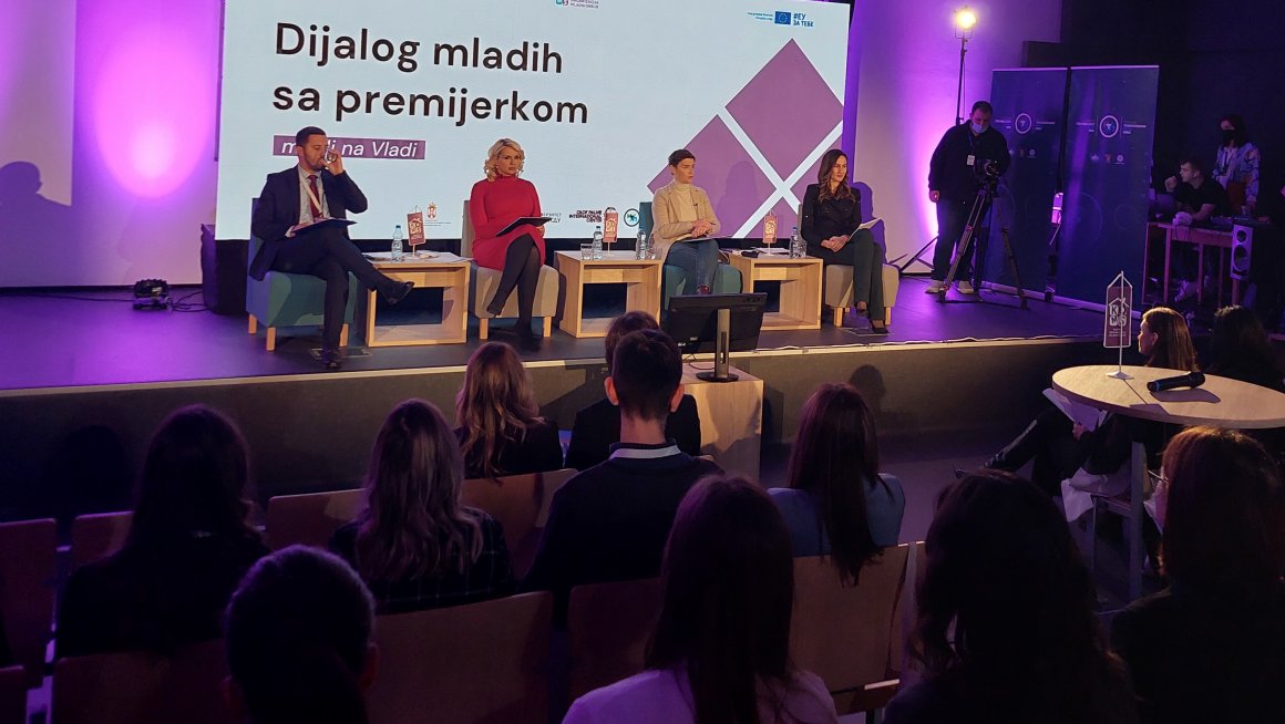 Министарка Кисић Тепавчевић у дијалогу са младима у Нишу