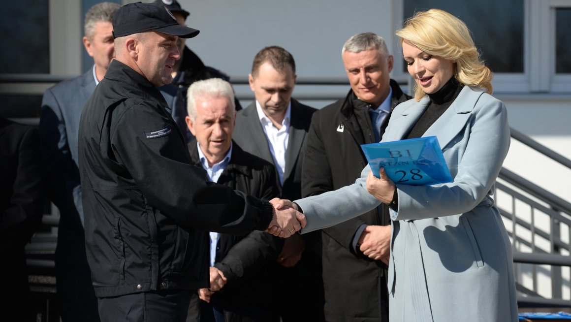 Станови за припаднике снага безбедности – држава испуњава обећања и брине о онима који су задужени за мир и безбедност