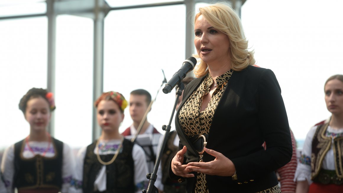 Министарка проф. др Дарија Кисић отворила манифестацију  „Ко се лепо носи, тај се и поноси“ 