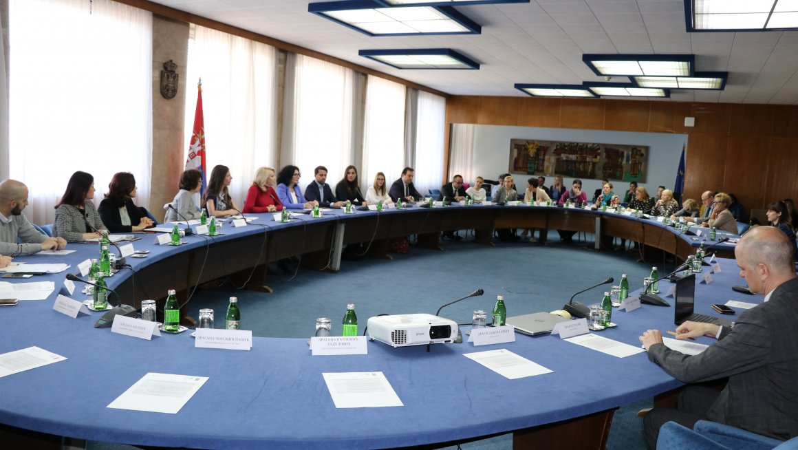 Одговоран приступ рађању и стварању породице