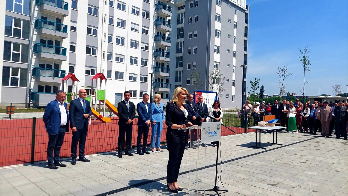 У Новом Саду додељени кључеви станова припадницима снага безбедности