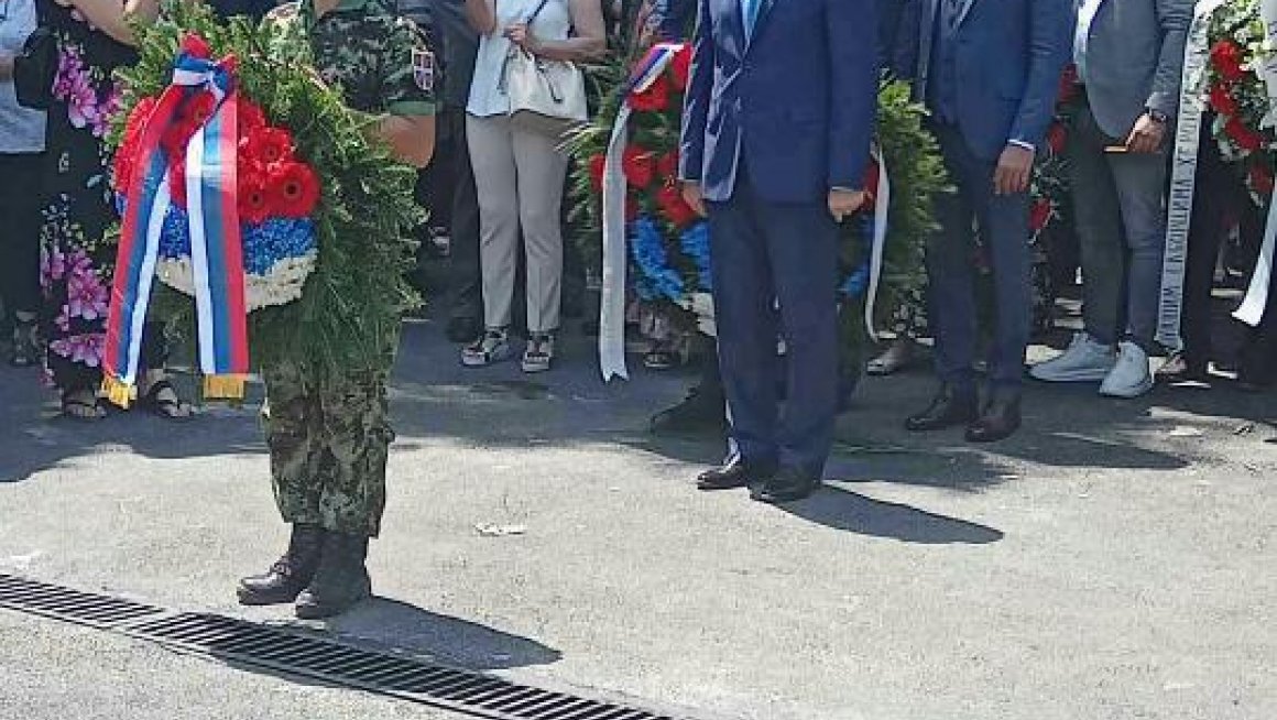 Откривен споменик  погинулим припадницима Војске Југославије и полиције током 1998-1999. године на Косову и Метохији