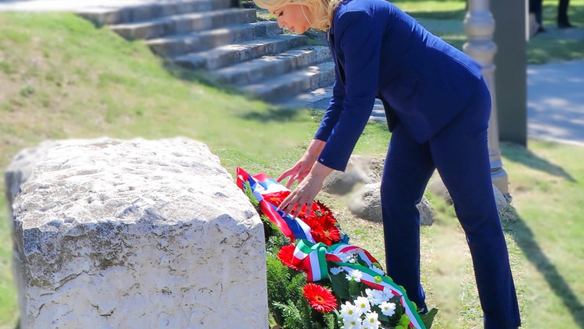 Министарка Кисић положила венац на Споменик у част победе бранилаца Београда над Турцима 1456. год на Калемегдану