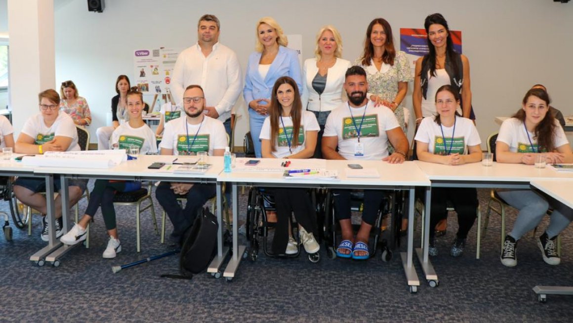 Летња школа Академије младих лидера са инвалидитетом: Сваки грађанин да има једнаке шансе