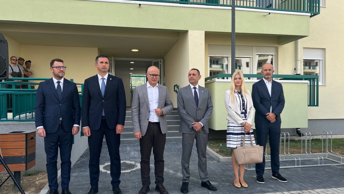 У новосадском насељу Југовићево додељени кључеви припадницима снага безбедности