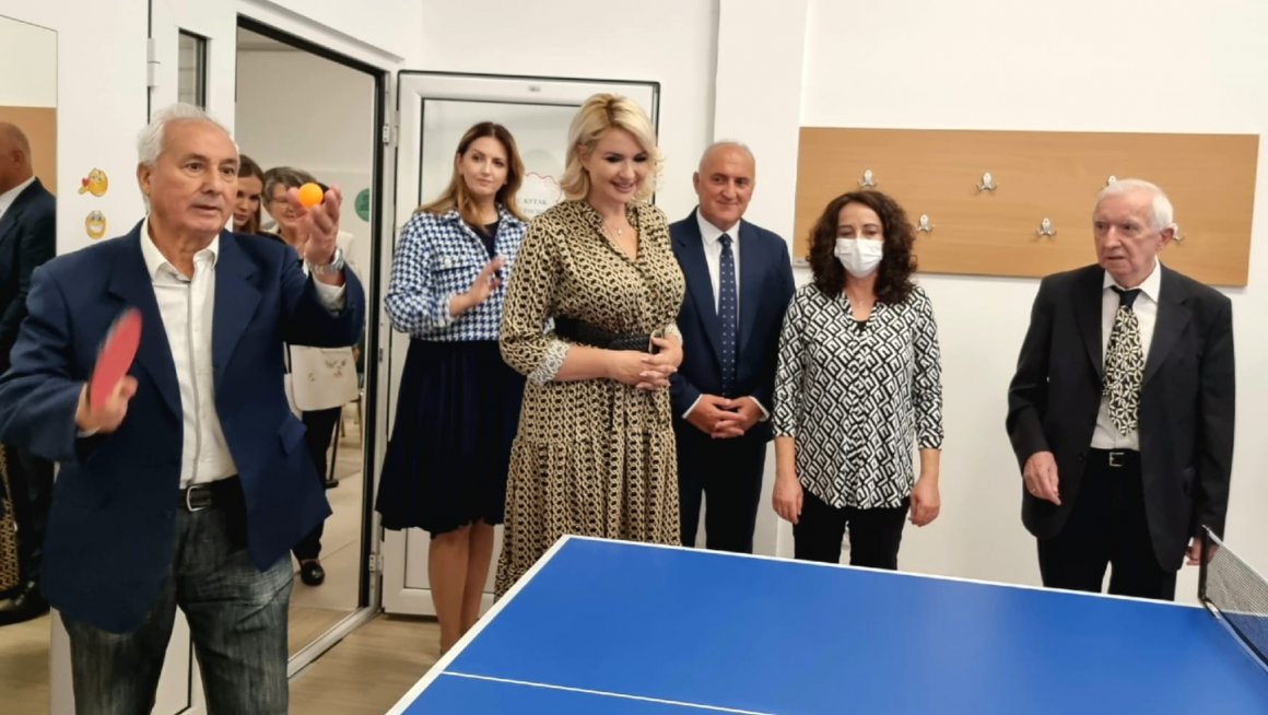 Држава чини све да најстарији грађани имају достојанствено старење