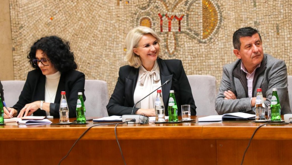 Министарка Кисић са директорима центара за социјални рад о примени Закона о социјалној карти