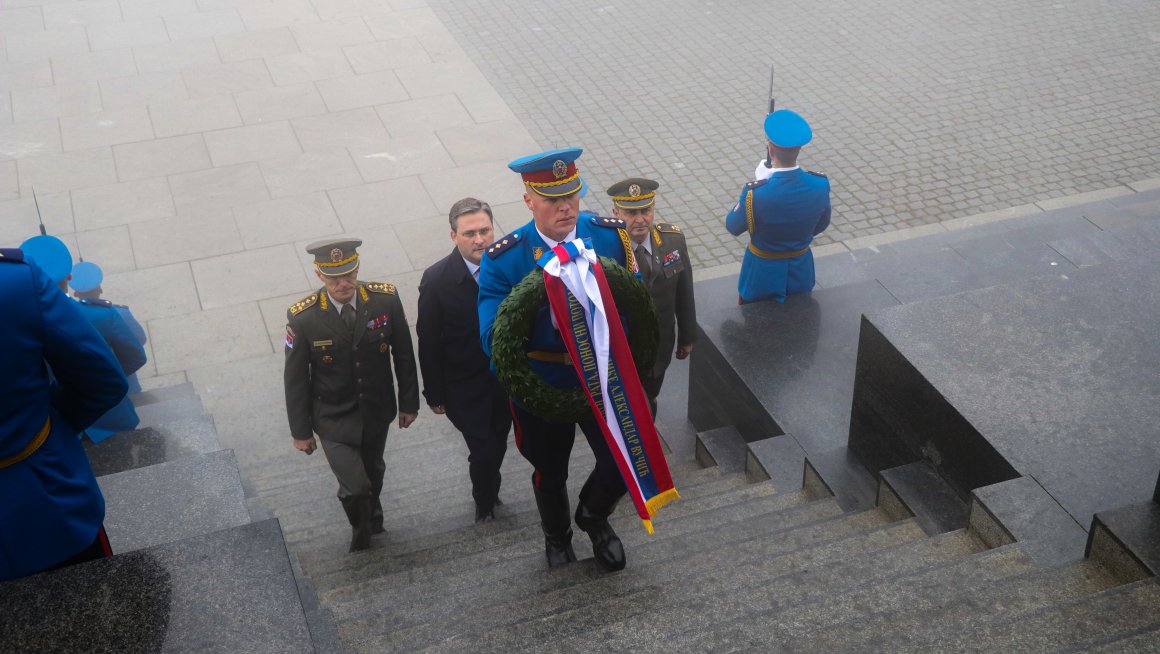 Селаковић положио венац на Споменик незнаном јунаку на Авали