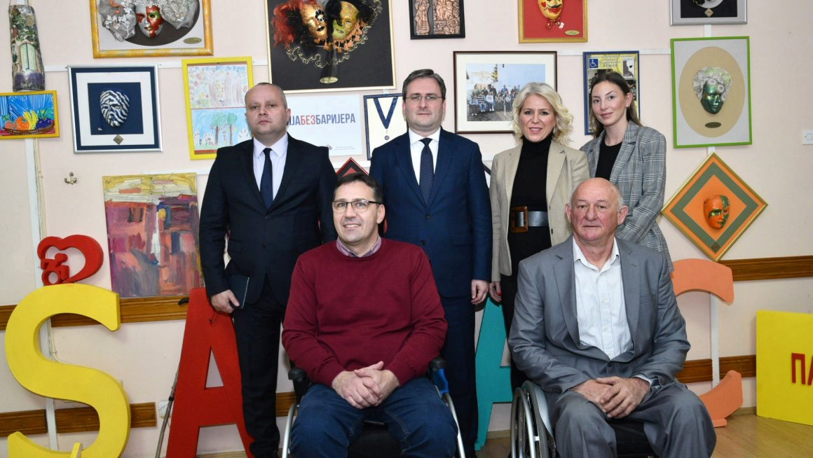 Амбасада Јапана донирала возило за особе са инвалидитетом у Шапцу