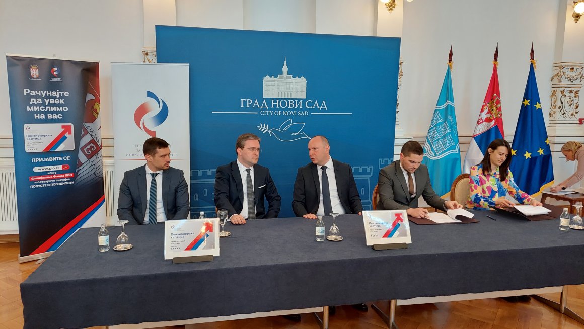 До краја године двоцифрено повећање пензија, најавио министар Селаковић