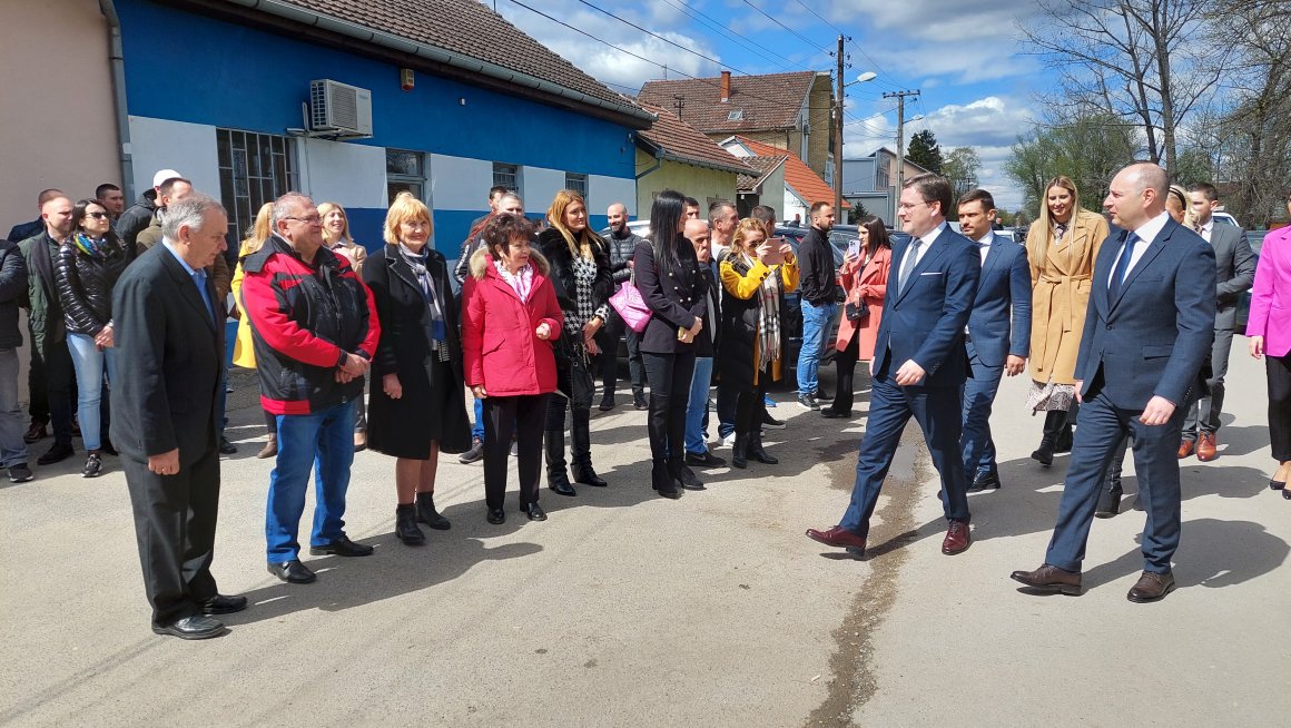 Министар Селаковић отворио реконструисани пензионерски клуб „Слана бара“