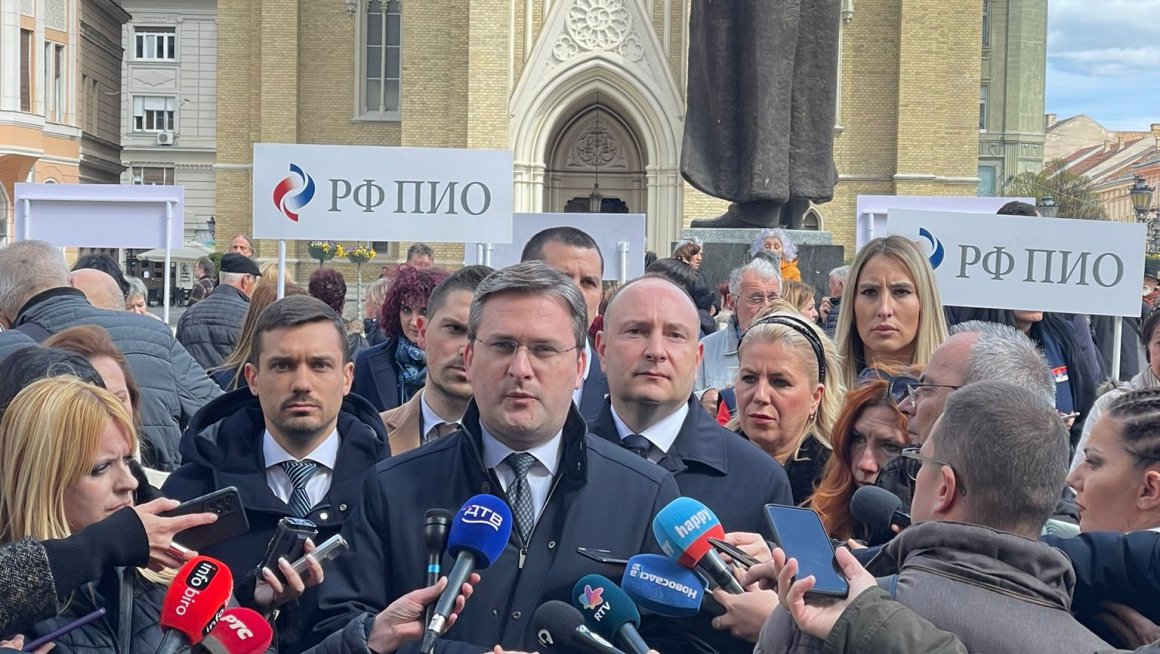 До краја године двоцифрено повећање пензија, најавио министар Селаковић