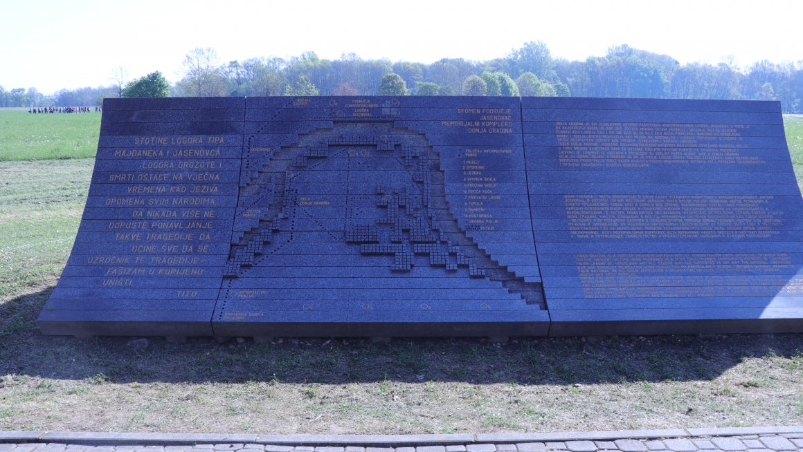 Министар Селаковић приуствовао обележавању Дана сећања на жртве усташког злочина геноцида у Концентрационом логору Јасеновац и његовом највећем стратишту Доња Градина