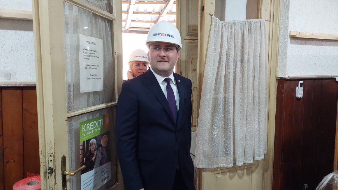 Селаковић обишао радове у Удружењу инвалида рада и особа са инвалидитетом у Панчеву