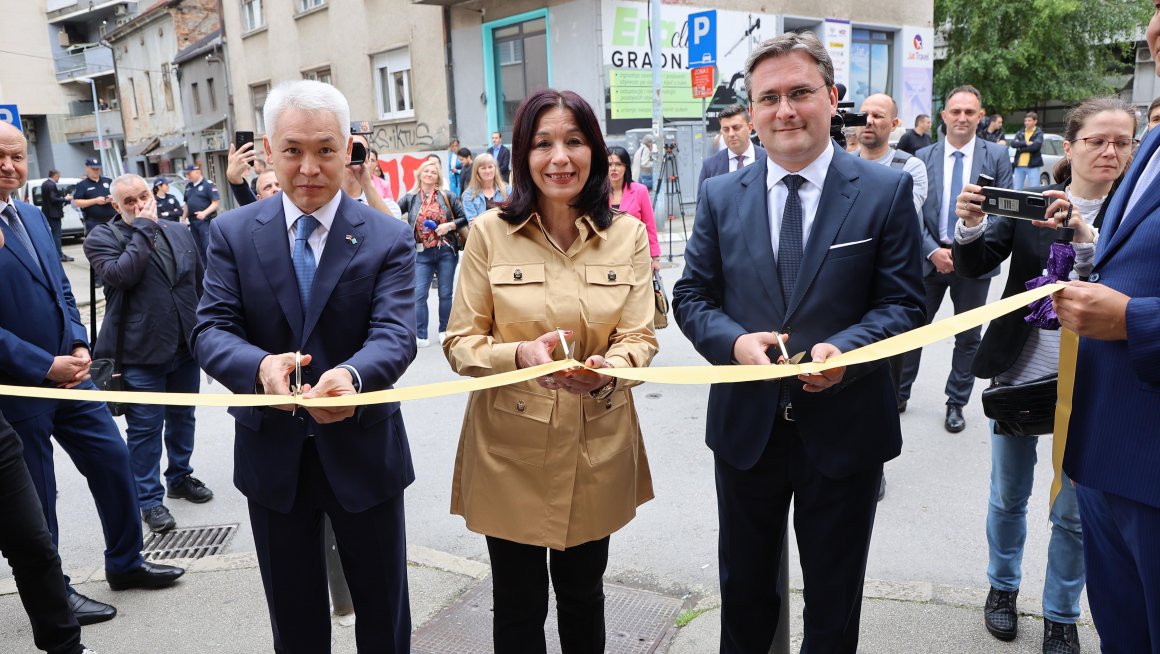 Министар Селаковић на отварању Почасног конзулата Казахстана у Ужицу