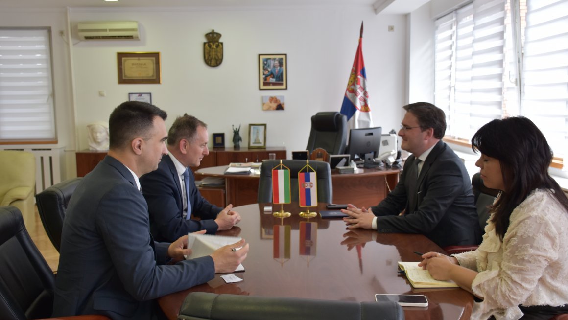 Министар Селаковић са амбасадором Мађарске