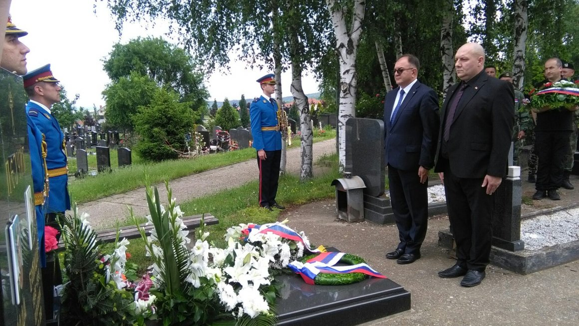 Одана почаст потпуковнику Лемићу