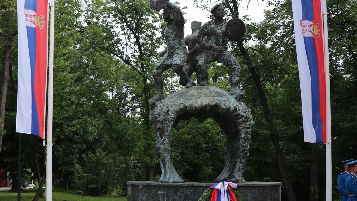 Председник Народне скупштине Р. Србије Орлић  и министар Селаковић положили венац на Споменик херојима са Кошара