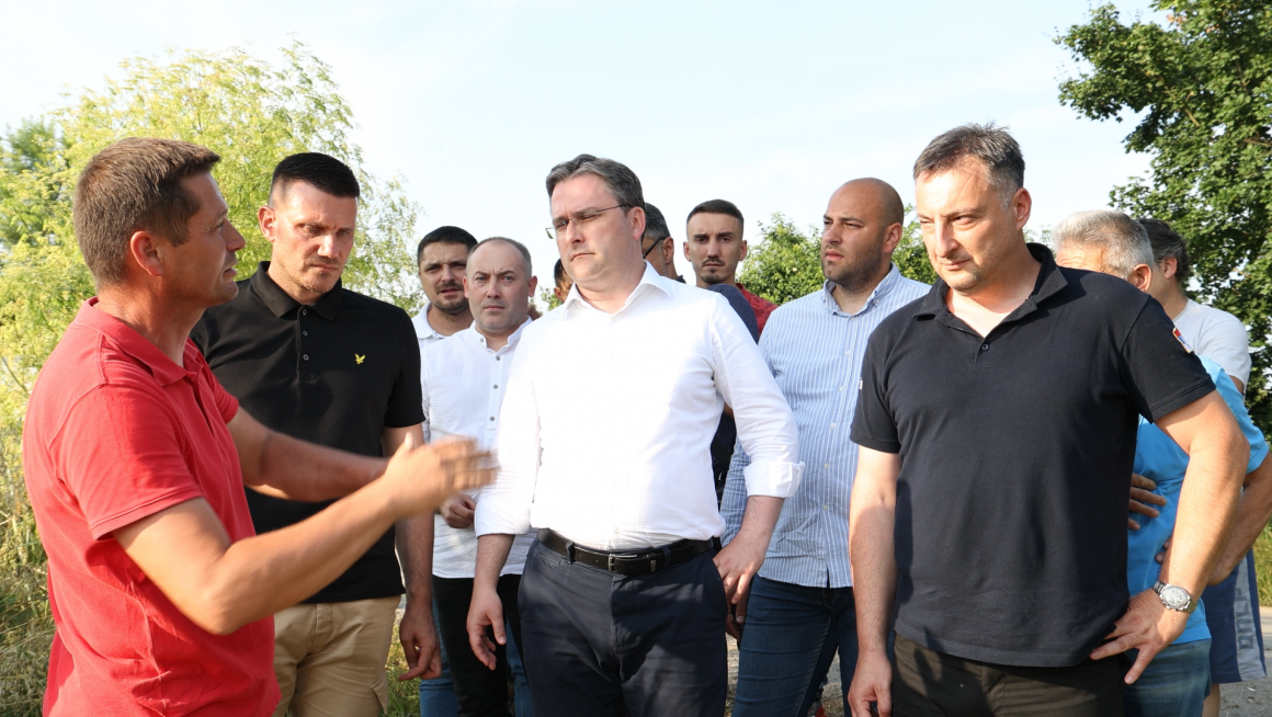 Министар Селаковић обишао поплављена подручја у општинама Дољевац и Смедеревска Паланка