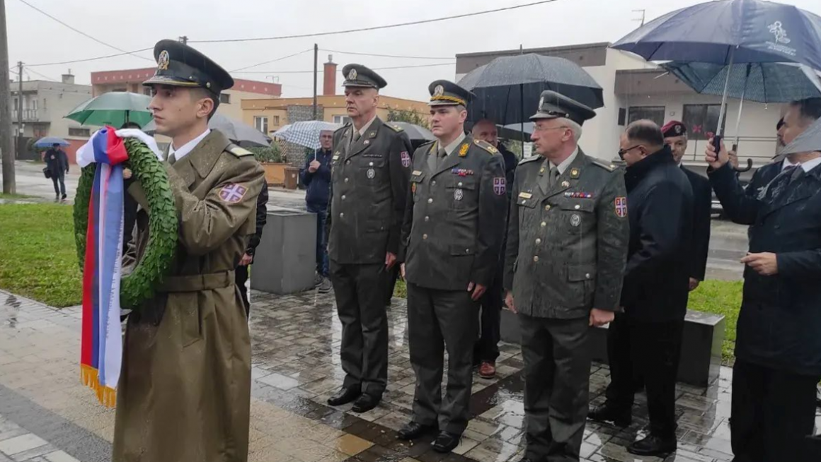 Државни секретар Антић положио венац страдалима у логору Велики Међер