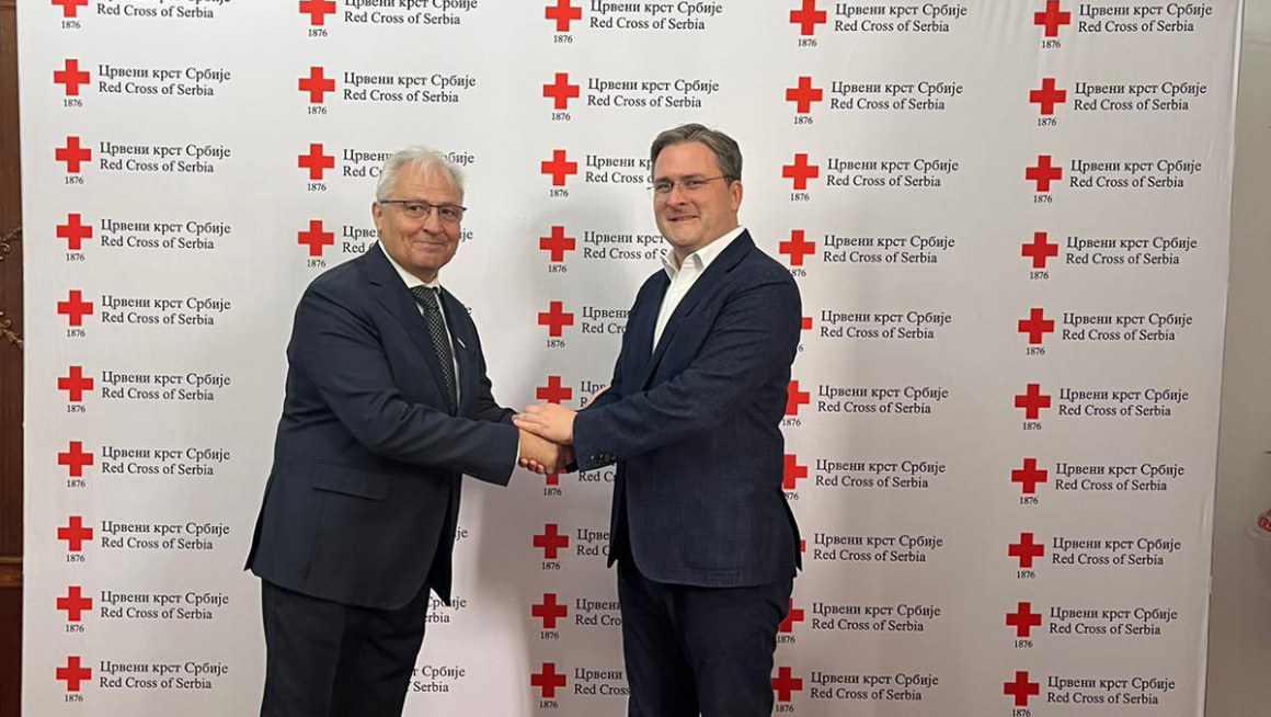 Министар Селаковић посетио Црвени крст Србије