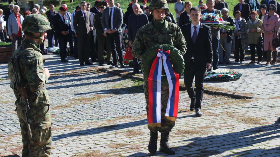 Дејан Антић одао почаст пострадалима и ослободиоцима Сремске Митровице у Првом и Другом светском рату
