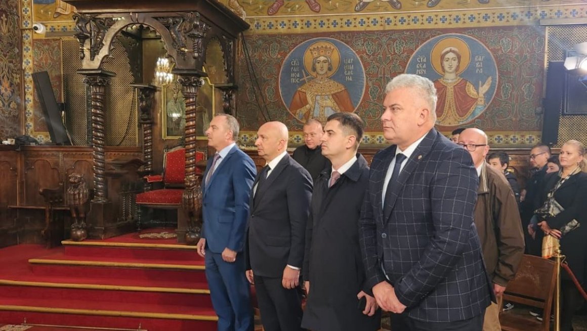 Дејан Антић положио венац на кивот Светог краља Милутина у храму Св. Недеље у Софији