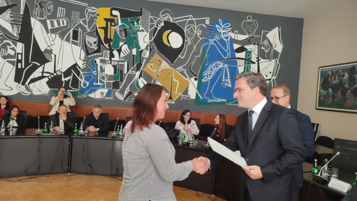 Министар Селаковић доделио уговоре за мере активне политике запошљавања у Бору 