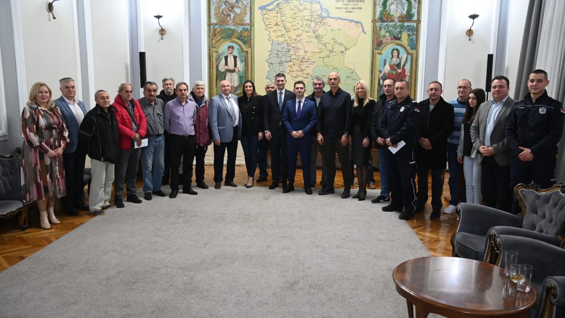 Сања Лакић и Дејан Антић на додели борачких легитимација у Пожаревцу