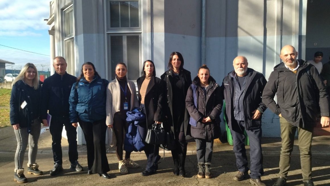 Миленковић Кајкут у Шиду посетила малолетне мигранте без пратње уочи Међународног дана миграната