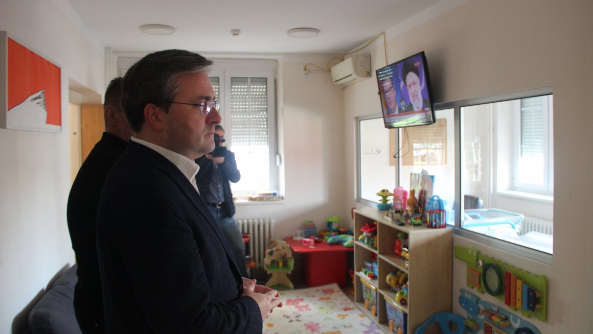 Министар Селаковић посетио Радну јединицу Матерински дом