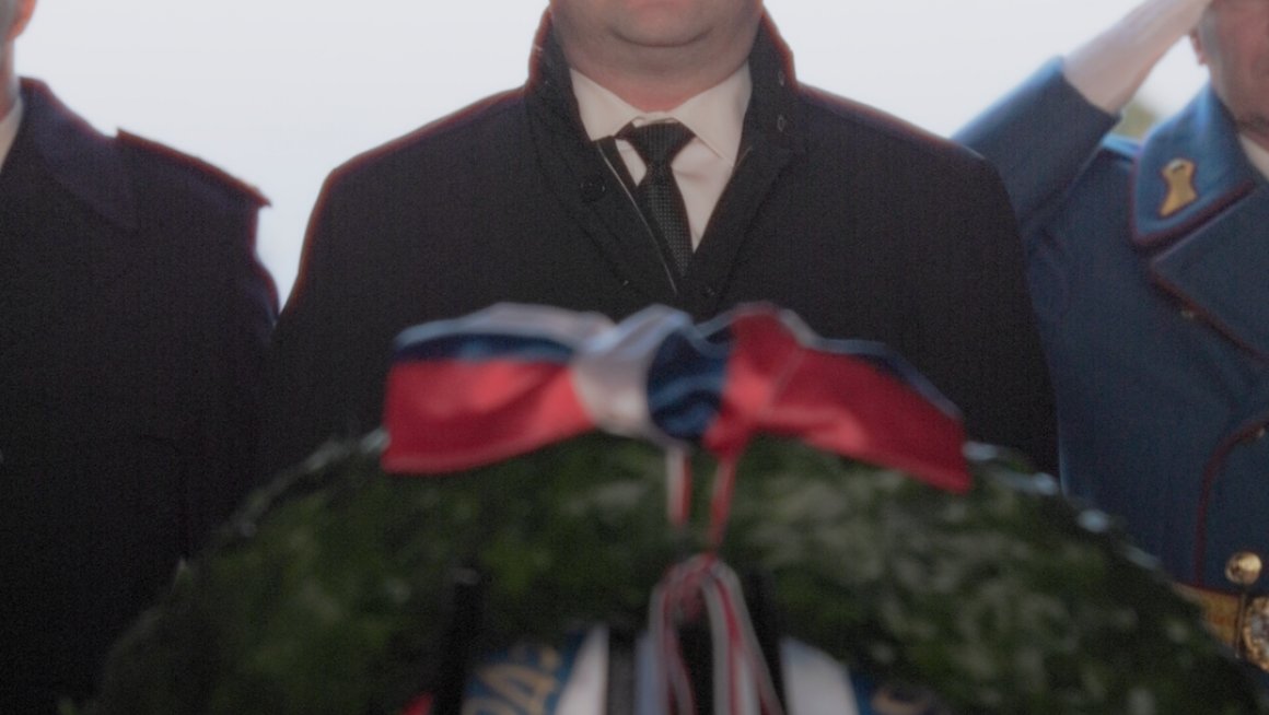 Министар Селаковић положио венац крај споменика Незнаном јунаку