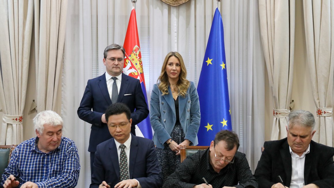 Министри Селаковић и Ђедовић на потписивању Анекса колективног уговора између представника Зиђин Копер и репрезентативних синдиката