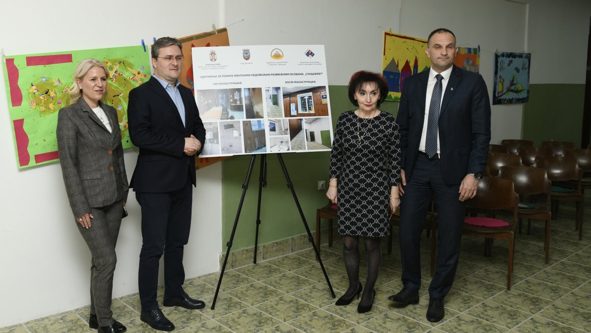 Министар Селаковић обишао реконструисане просторије удружења МНРО у Зрењанину