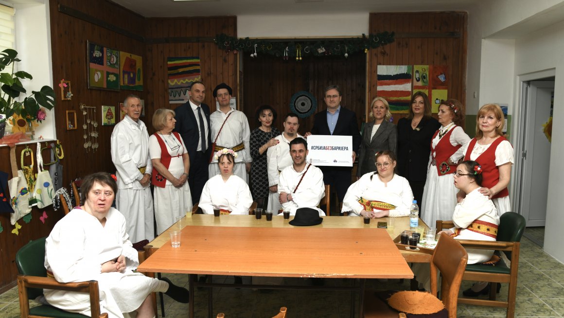 Министар Селаковић обишао реконструисане просторије удружења МНРО у Зрењанину