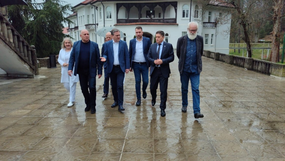 Министар Селаковић посетио Специјалну болницу за рехабилитацију Бања Ковиљача