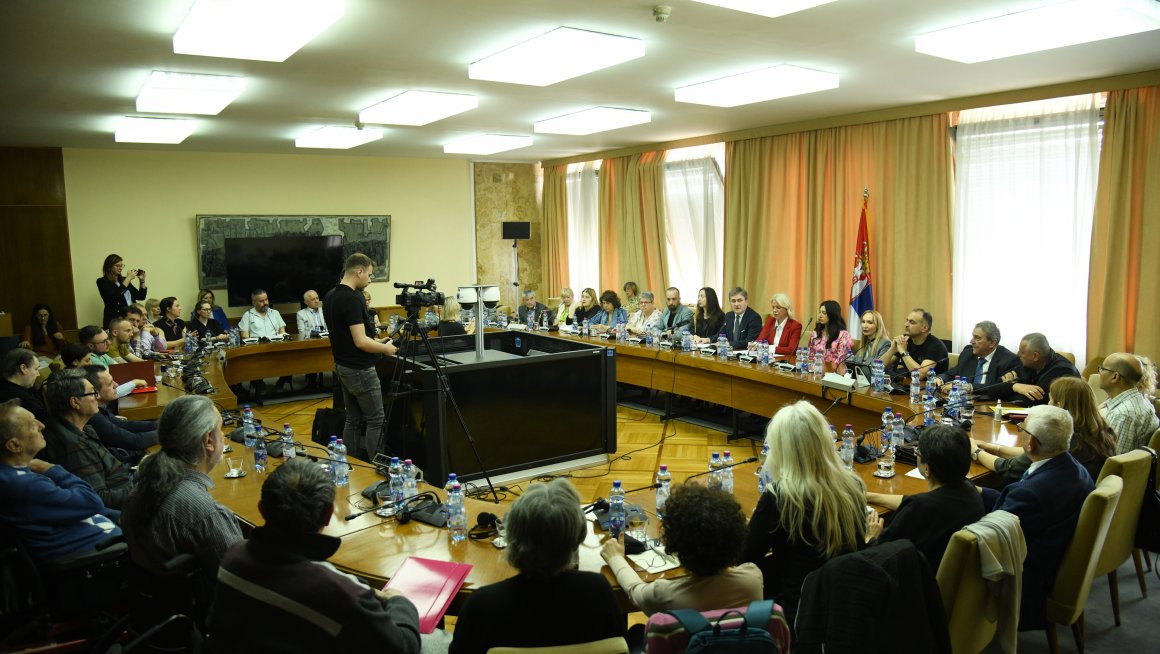 Селаковић доделио уговоре о финансирању савеза удружења особа са инвалидитетом